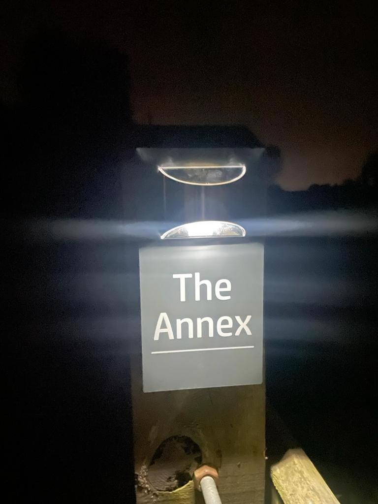 The Annex @ 3 East Town Cottages West Ashton エクステリア 写真