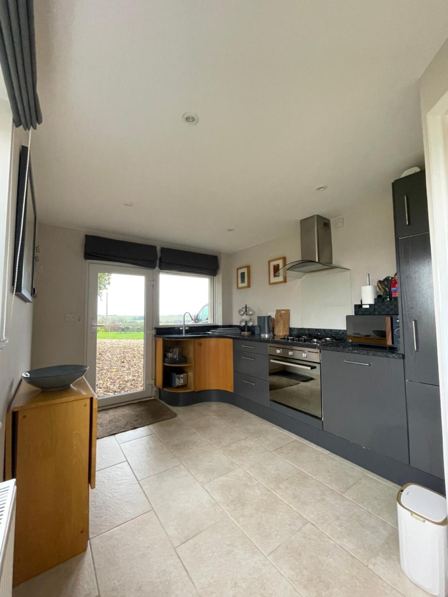 The Annex @ 3 East Town Cottages West Ashton エクステリア 写真